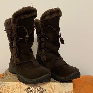 Baffin Dark Brown Fur-Lined Winter Boots, nice condition